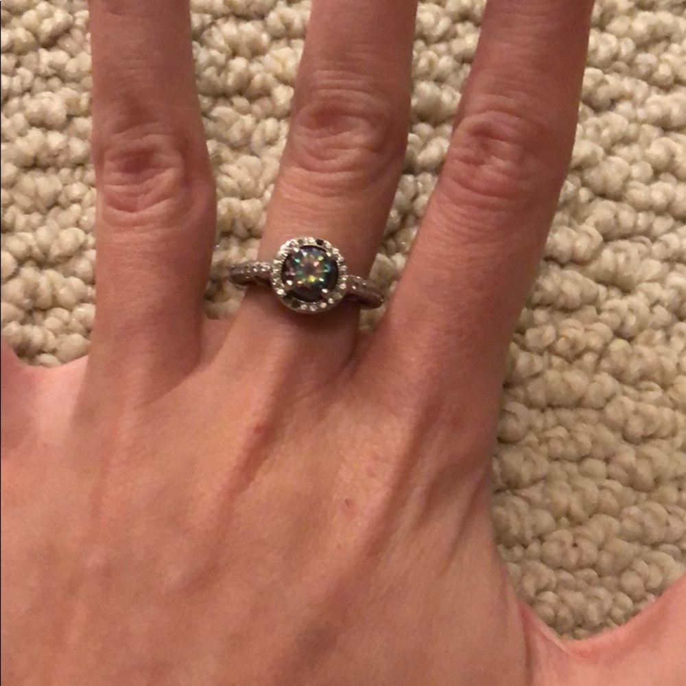 Ring - Picture 4 of 4